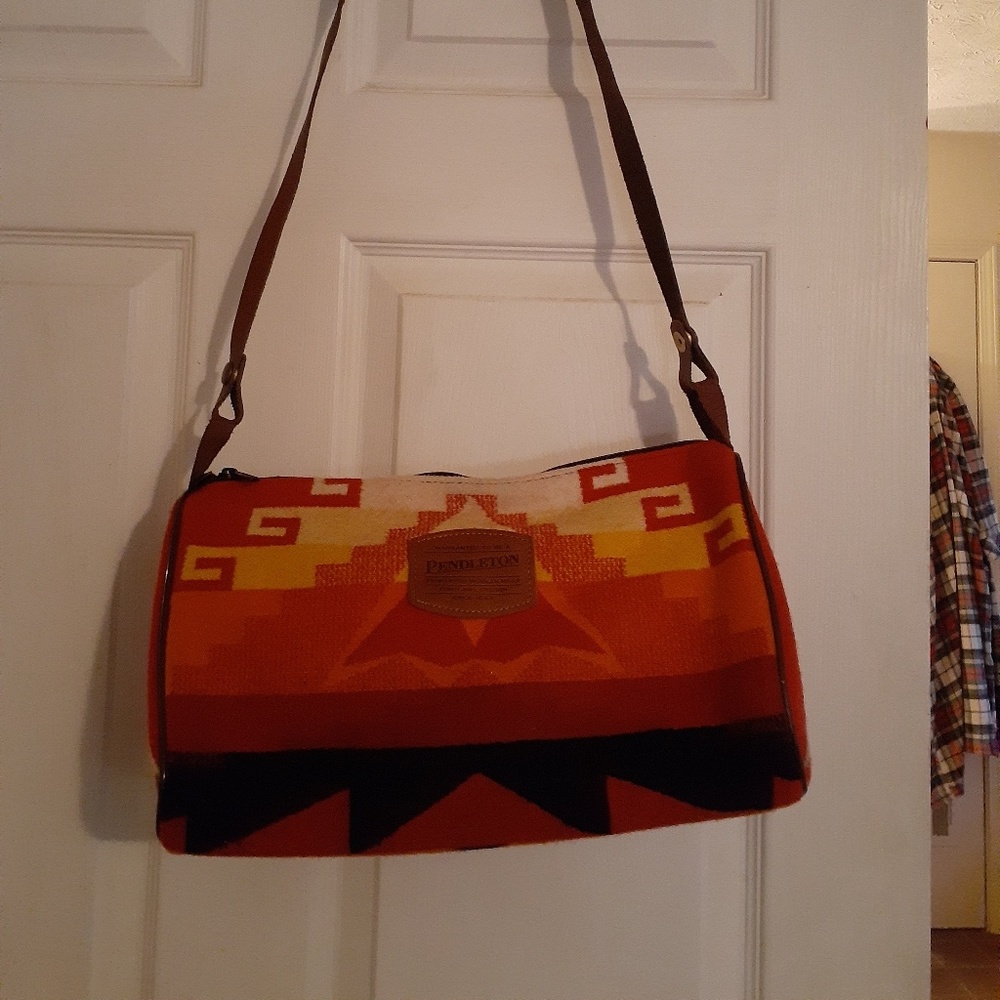 PENDLETON AUTHENTIC CROSSBODY PURSE